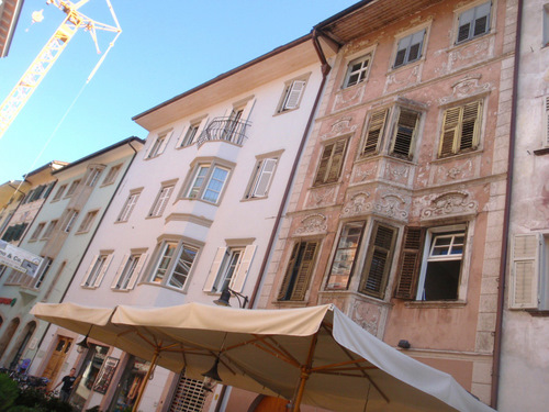 Bozen/Bolzano's main shopping Promenade.